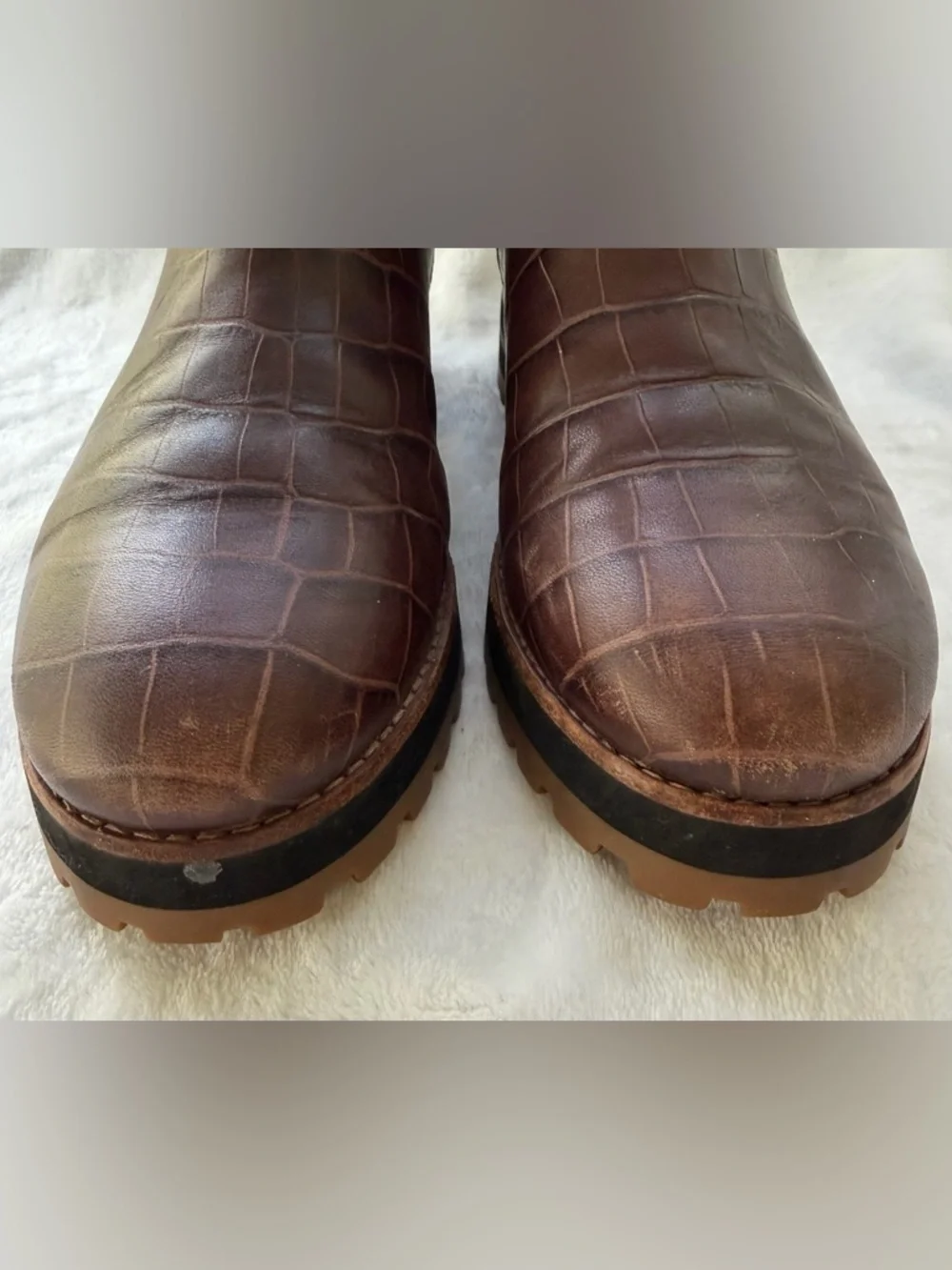 Madewell Ivy Chelsea Croc Embossed Brown Leather Lugsole Ankle Boots Size 7